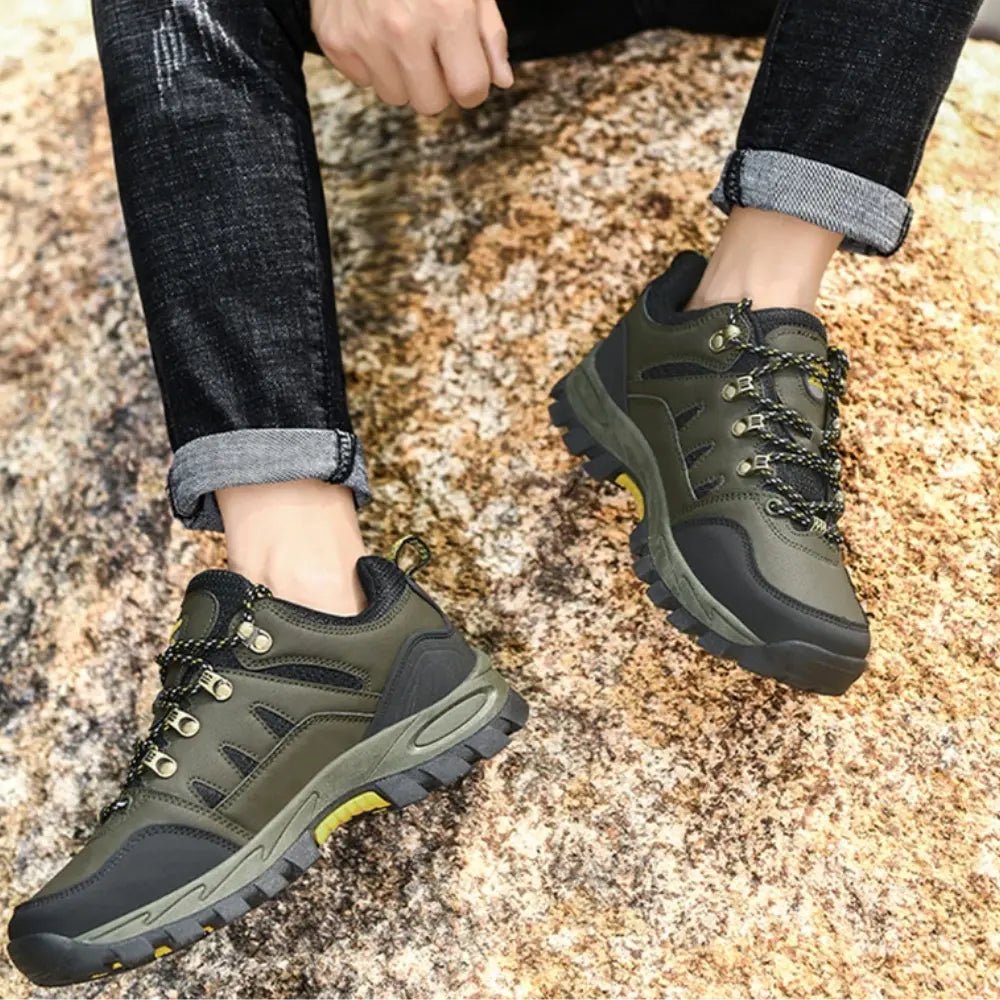 Lightweight Low-Cut Hiking Shoes for Men – Durable Outdoor Footwear