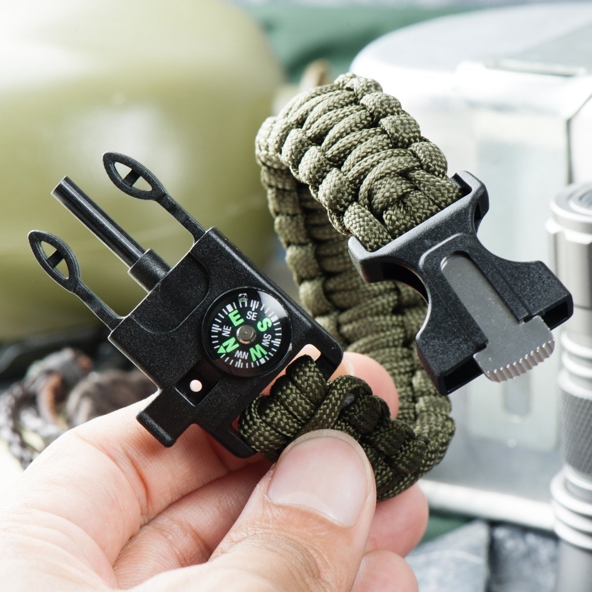 Durable Paracord Survival Bracelet with Compass and Knife