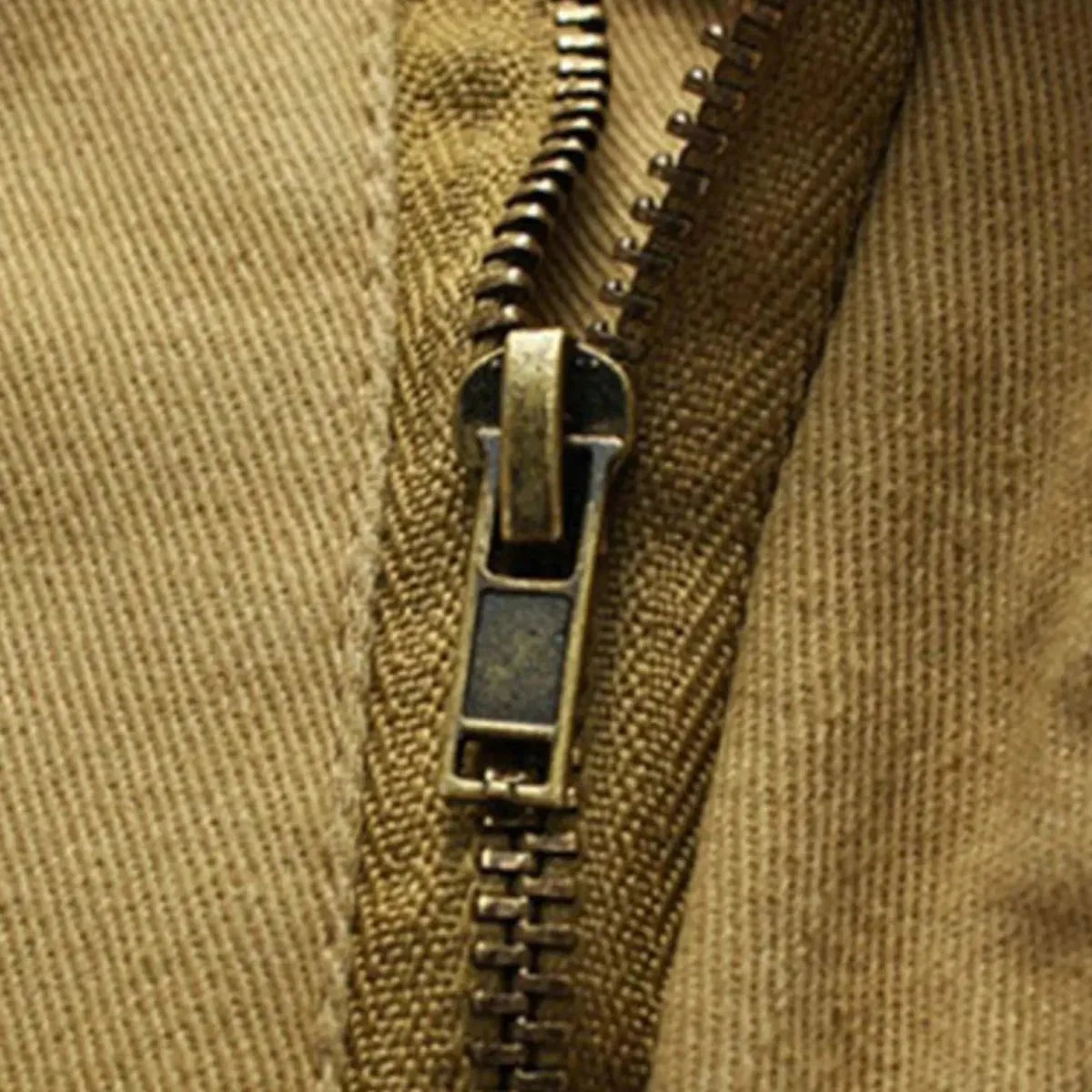 Breathable Hiking Shorts with Functional Pockets