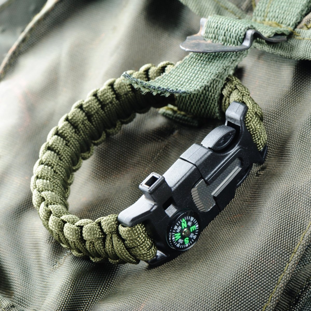 Durable Paracord Survival Bracelet with Compass and Knife