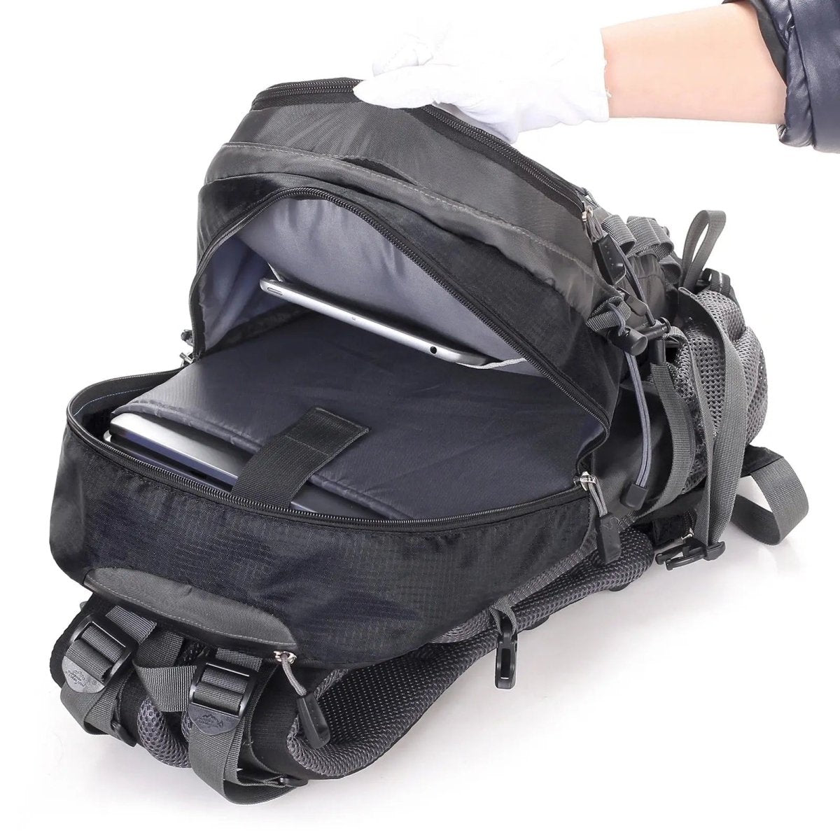 Lightweight Trekking Backpack with Suspension System – 40L