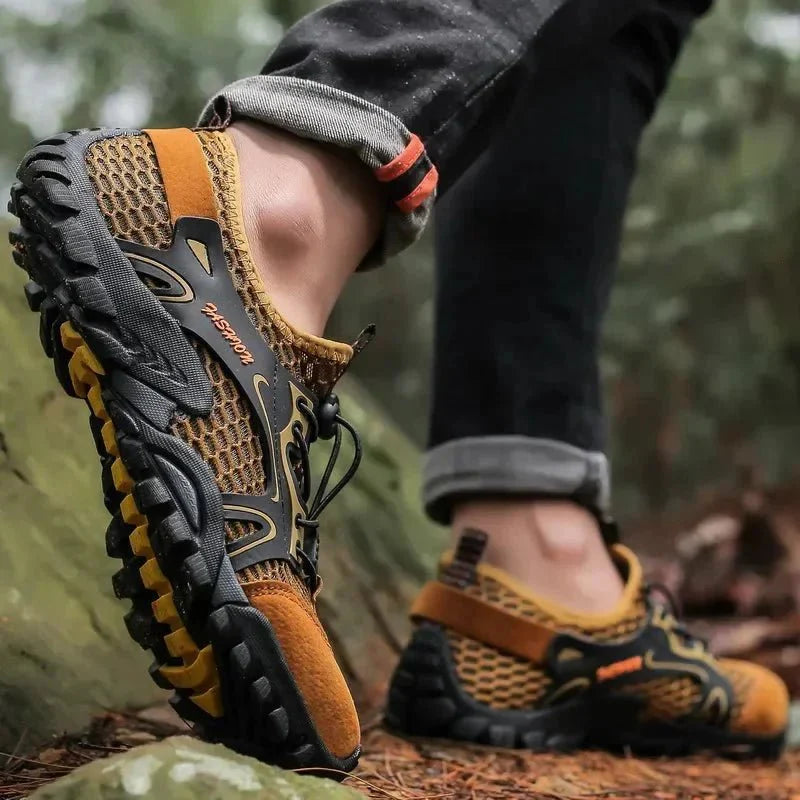 Waterproof Insulated Hiking Boots – Traction Sole