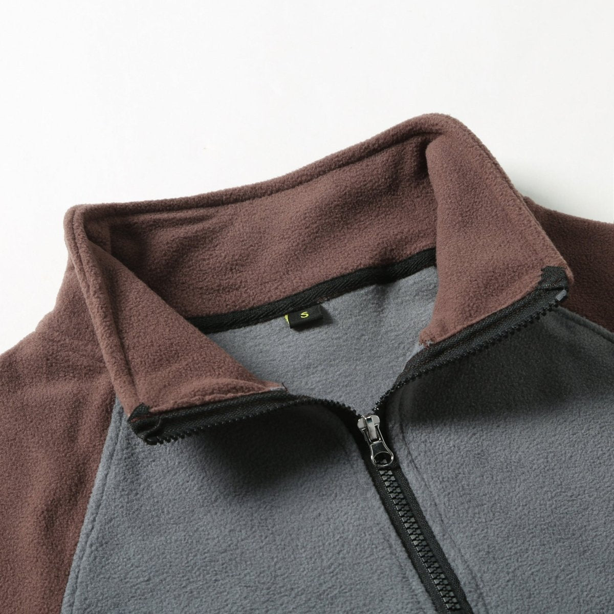 Lightweight Fleece Pullover for Outdoor Use
